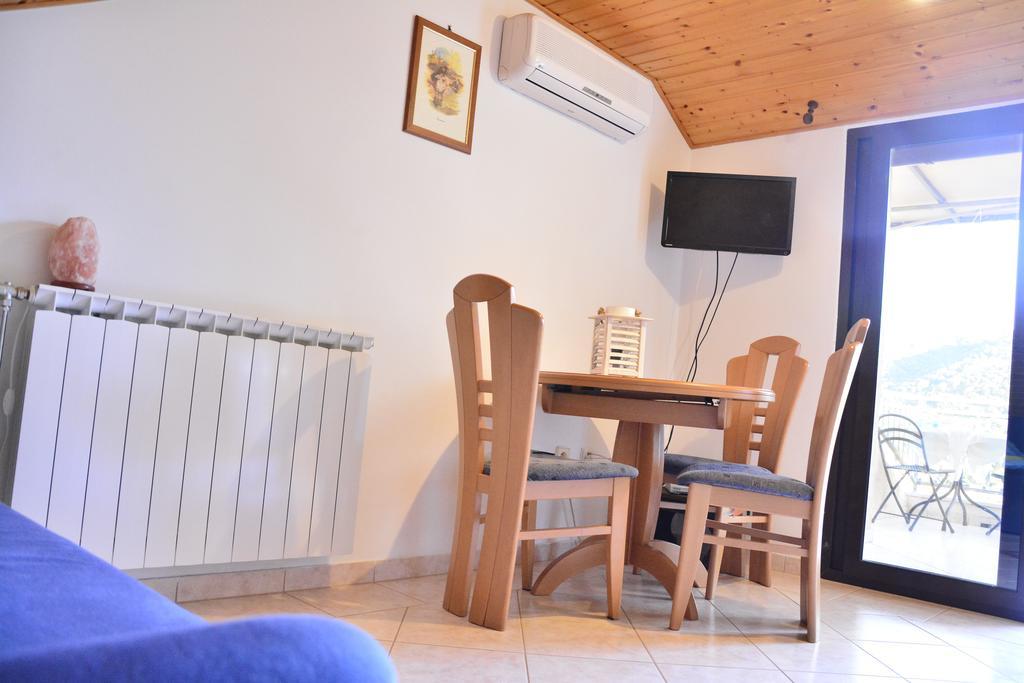 Apartments Bakuk Stari Grad  Buitenkant foto